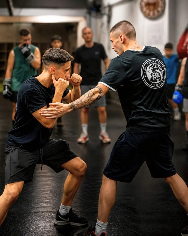 Entrenamiento personal de boxeo uno a uno en Ilion Boxing Club Barcelona